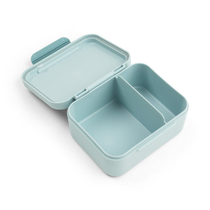 <tc>Done by Deer</tc> Lunchlåda med snackspett – Tiny Farm Blue