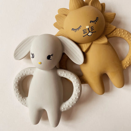 <tc>Konges Sløjd</tc> Bitring Lion Mustard 13x10cm