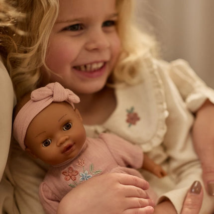 <tc>Little Dutch</tc> Dockan Yara