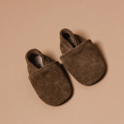 Baby Dutch Baby Schoentjes Lio Brown Suede koop je bij Babywinkel