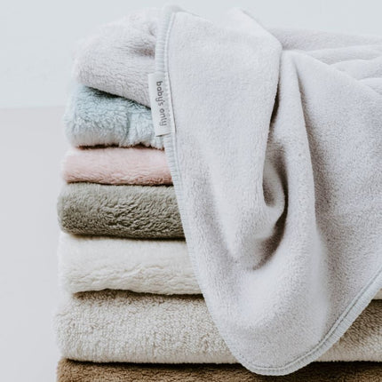 Baby's Only Ledikantdeken Cozy Misty Blue koop je bij Babywinkel