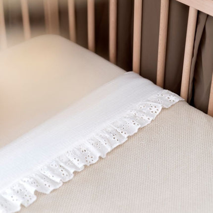 Baby's Only Ledikantlaken Calm Wit met Ruffle koop je bij Babywinkel