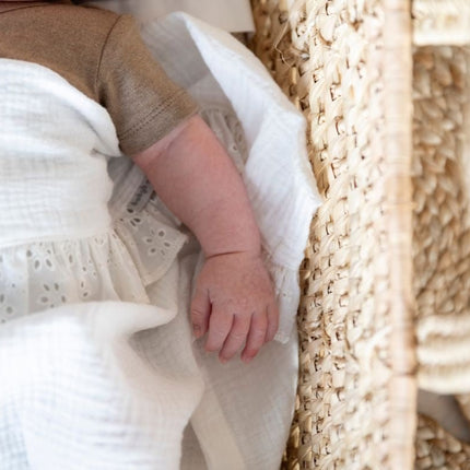 Baby's Only Ledikantlaken Calm Wit met Ruffle koop je bij Babywinkel