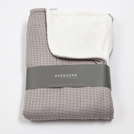 Bamboom Ledikantdeken Dubbel T.O.G 2.2 Warm Grijs 100x150cm koop je bij Babywinkel