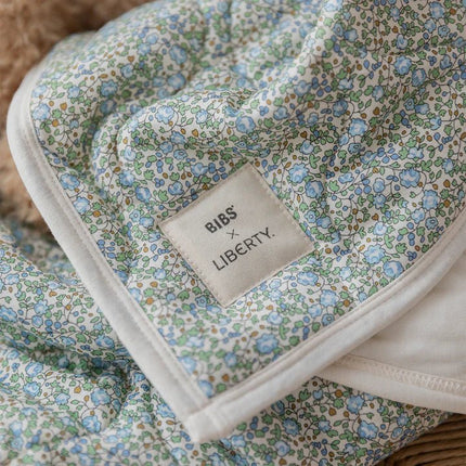 BIBS Babydeken Liberty Chamomile Lawn Violet Sky koop je bij Babywinkel