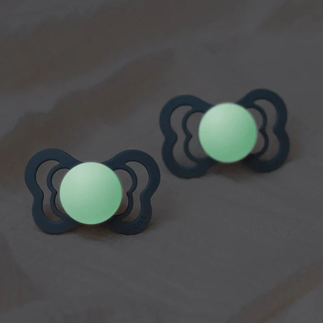BIBS Speen Maat 1 Glow Night Supreme Latex koop je bij Babywinkel