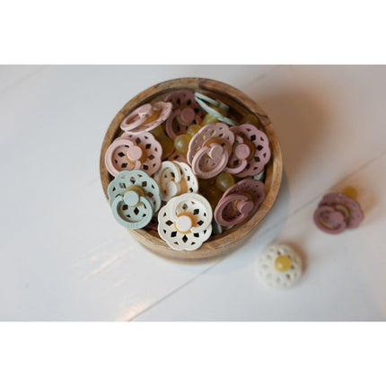 BIBS Speen Maat 1 Latex Boheme Blossom/Dusky Lilac 2st koop je bij Babywinkel