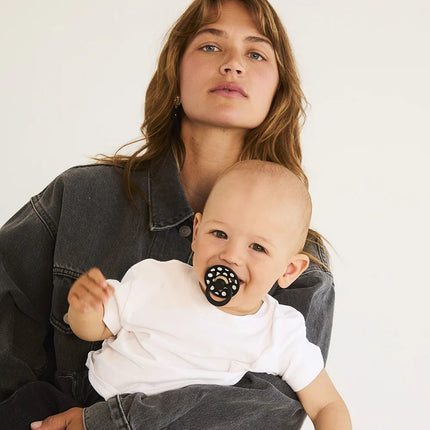 BIBS Spenen Maat 1 Studio Colour Polka Latex Ivory/Black 2st koop je bij Babywinkel