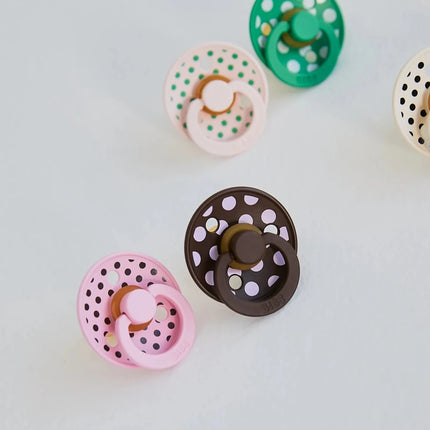 BIBS Spenen Maat 2 Studio Colour Polka Latex Baby Pink/Mocha 2st koop je bij Babywinkel