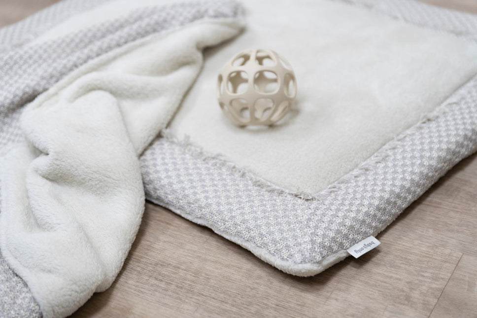 Baby's Only Boxkleed Happiness Urban Taupe/Ecru 75X95Cm koop je bij Babywinkel