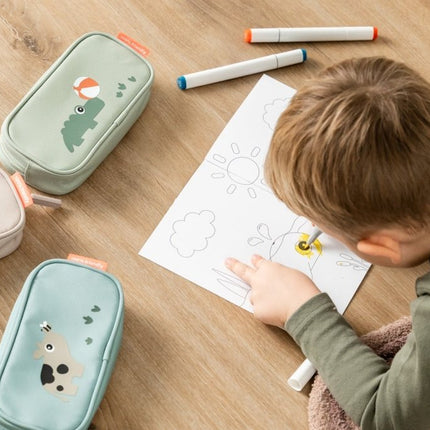 Done By Deer Pennen Etui Celebration Sand koop je bij Babywinkel