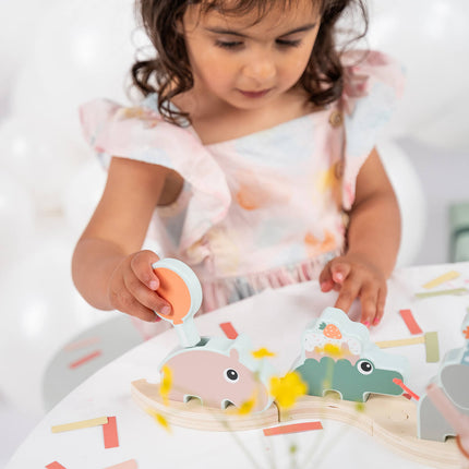 Done by Deer Verjaardagstrein Celebration Parade Deer Friends Colour Mix koop je bij Babywinkel