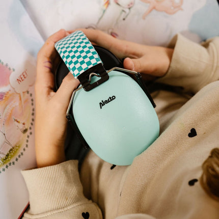 Earmuffs for babies and toddlers - green EOL koop je bij Babywinkel
