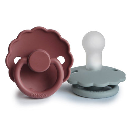 Frigg Speen Maat 1 Daisy French Gray/Woodch Silicone 2 - Pack koop je bij Babywinkel