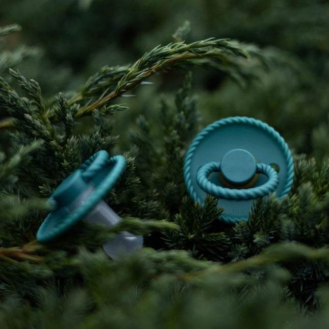 Frigg Speen Maat 1 Rope Sage/Vintage Green Silicone 2 - Pack koop je bij Babywinkel