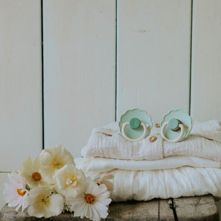Frigg Speen Maat 2 Daisy Bloom Little Darling Silicone koop je bij Babywinkel