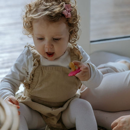 Frigg Speen Maat 2 Daisy Daffodil/Fuchsia Latex 2 - Pack koop je bij Babywinkel