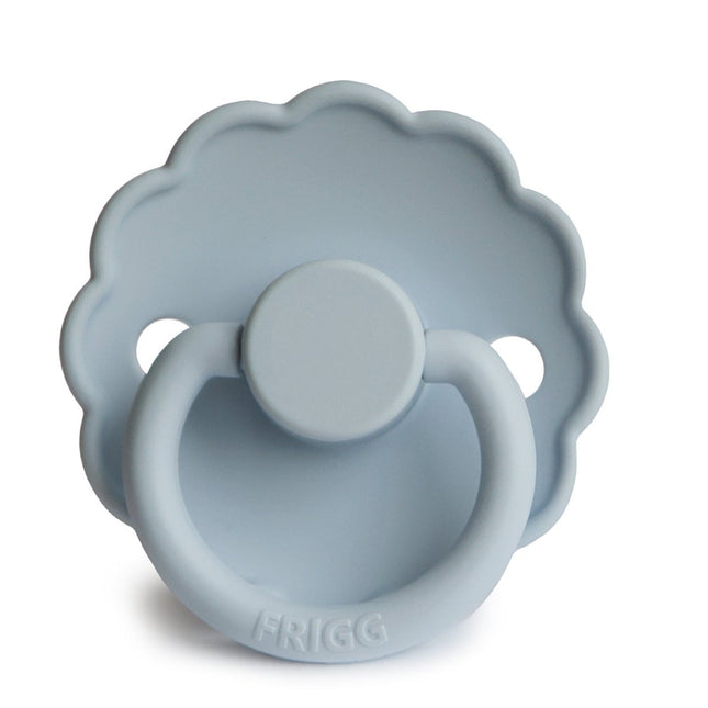 Frigg Speen Maat 2 Daisy Powder Blue Latex koop je bij Babywinkel