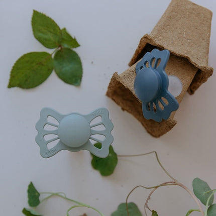 Frigg Speen Maat 2 Lucky Ocean View/Sage Silicone 2St koop je bij Babywinkel