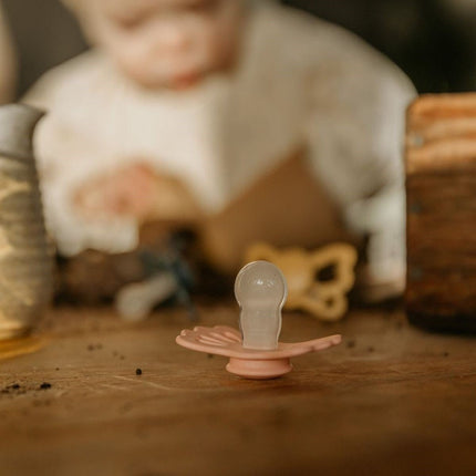 Frigg Speen Maat 2 Lucky Pretty Peach/Primrose Silicone 2 - Pack koop je bij Babywinkel