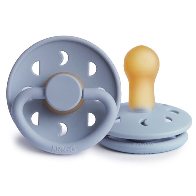 Frigg Speen Maat 2 Moon Powder Blue Latex koop je bij Babywinkel