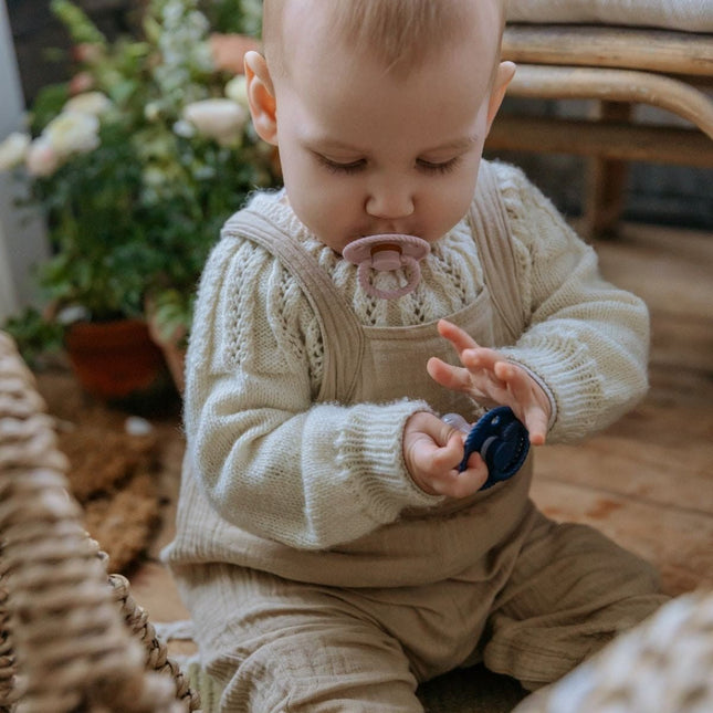 Frigg Speen Maat 2 Rope Sil. Gray/Dark Navy Silicone 2 - Pack koop je bij Babywinkel