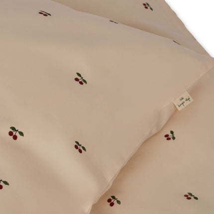 Konges Sløjd Dekbedovertrek Junior Cherry koop je bij Babywinkel