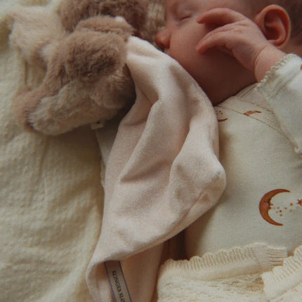 Konges Sløjd Knuffeldoekje Dragon Beige koop je bij Babywinkel