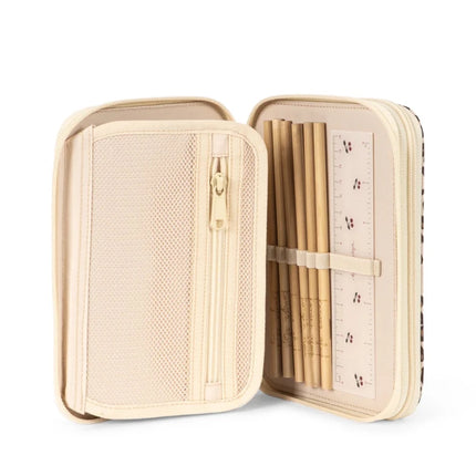 Konges Sløjd Potlood Etui Clover Leo 32 delig koop je bij Babywinkel