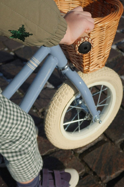 Konges Slojd Loopfiets Blue Stripe koop je bij Babywinkel
