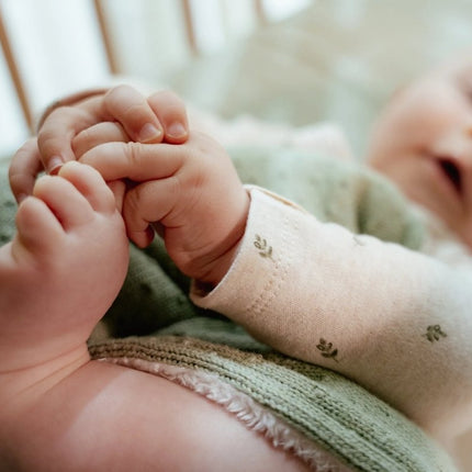 Little Dutch Ledikantdeken Pure Sage Gebreid koop je bij Babywinkel