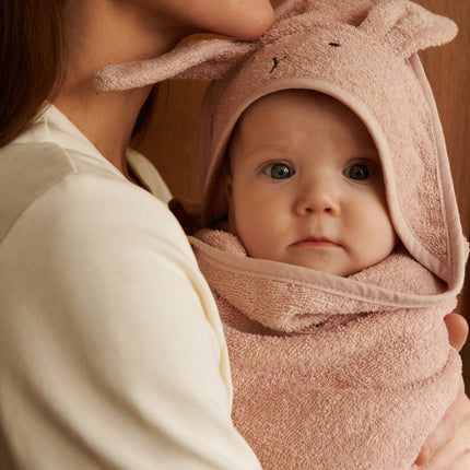 Liewood Badcape Baby Albert Rabbit Rose koop je bij Babywinkel