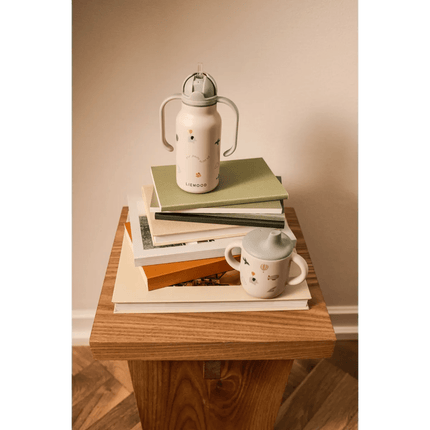 Liewood Drinkbeker Seil Sippy Flying / Sandy koop je bij Babywinkel