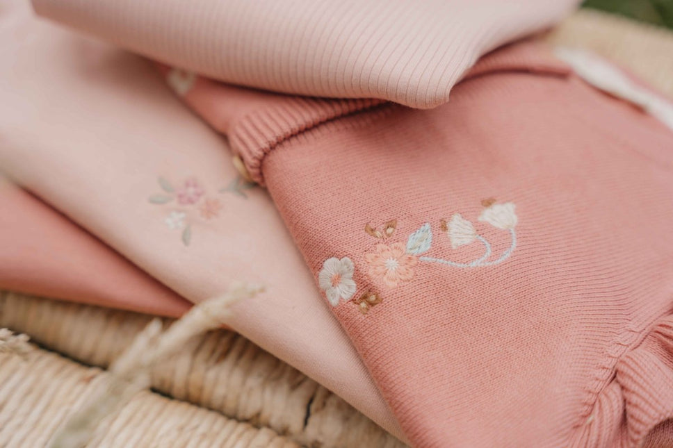 Little Dutch Baby Vestje Warm Rose koop je bij Babywinkel