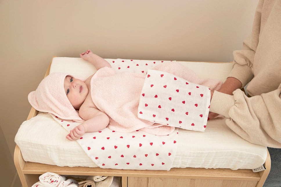 Meyco Hydrofiele Doek Sweet Heart Red 9St koop je bij Babywinkel
