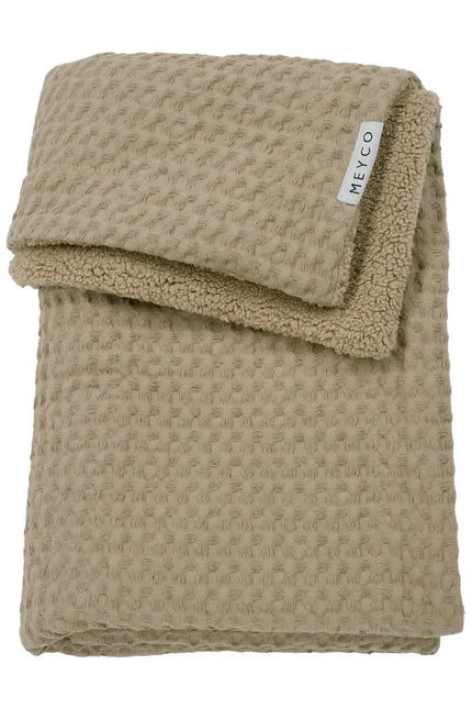 Meyco Ledikantdeken Wafel Teddy Taupe 100X150cm koop je bij Babywinkel