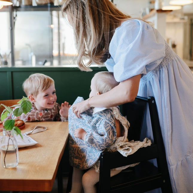 <tc>Mushie</tc> Bib blå blommor långa ärmar