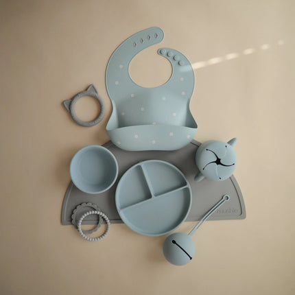 Mushie Baby Kom Siliconen Powder Blue koop je bij Babywinkel