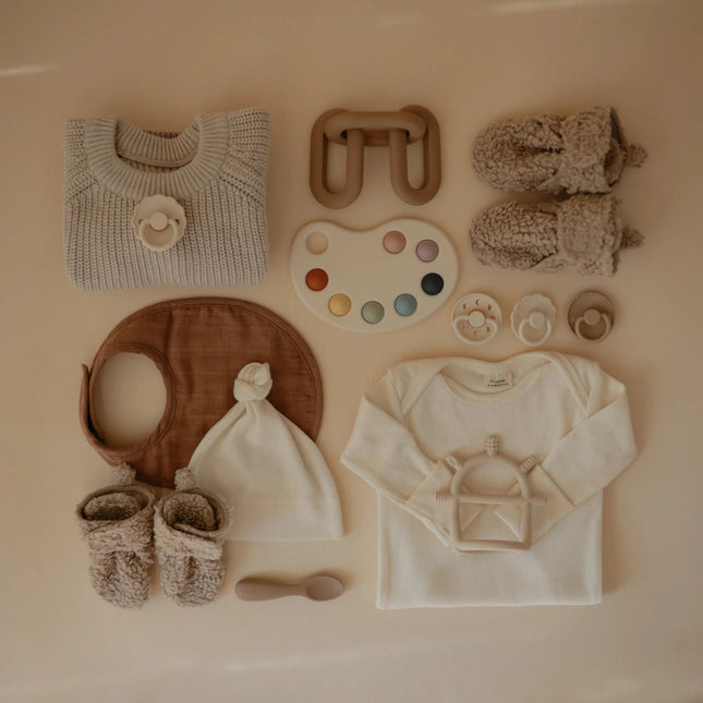 Mushie Baby Schoentjes Oatmeal koop je bij Babywinkel