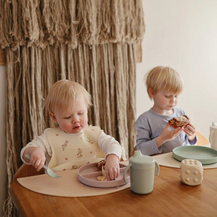 Mushie Babybord Cloudy Mauve koop je bij Babywinkel