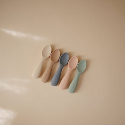 Mushie Babylepel Cambridgeblue Shifting Sand koop je bij Babywinkel