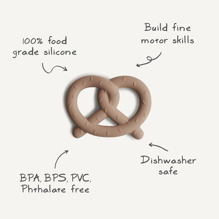 Mushie Bijtring Pretzel Natural koop je bij Babywinkel