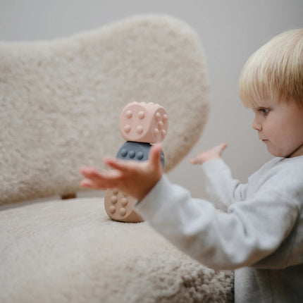 Mushie Educatief Speelgoed Dobbelstenen Dried Thyme/ Naturel 2st koop je bij Babywinkel