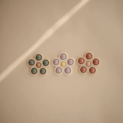 Mushie Educatief Speelgoed Druk Bloem Dried Thyme/Natural/Shifting Sand koop je bij Babywinkel