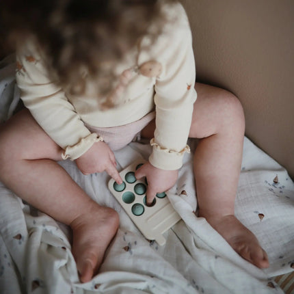 Mushie Educatief Speelgoed Druk Telefoon Cambridge Blue koop je bij Babywinkel