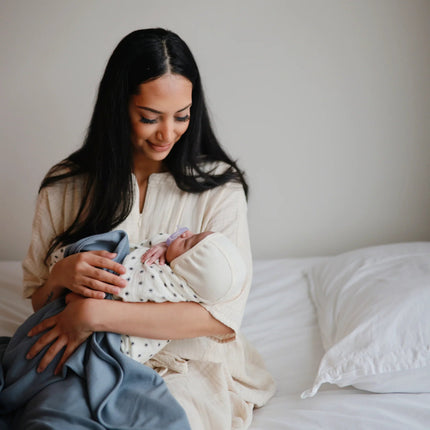 Mushie Inbakerdoek Black Daisy koop je bij Babywinkel