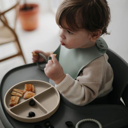 Mushie Babybord Shifting Sand Silicone koop je bij Babywinkel