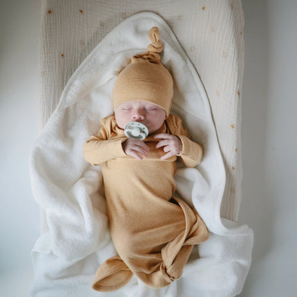 Mushie Slaapzak Baby Mustard Melange koop je bij Babywinkel