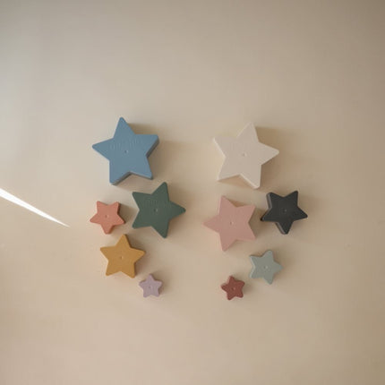 Mushie Stapeltoren Sterren Retro 5 Delig koop je bij Babywinkel