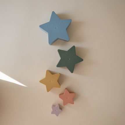 Mushie Stapeltoren Sterren Retro 5 Delig koop je bij Babywinkel